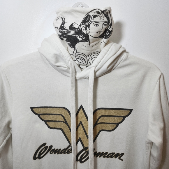 Ladies Wonder Woman Mad Engine Hoodie Sz. Medium - Picture 2 of 6